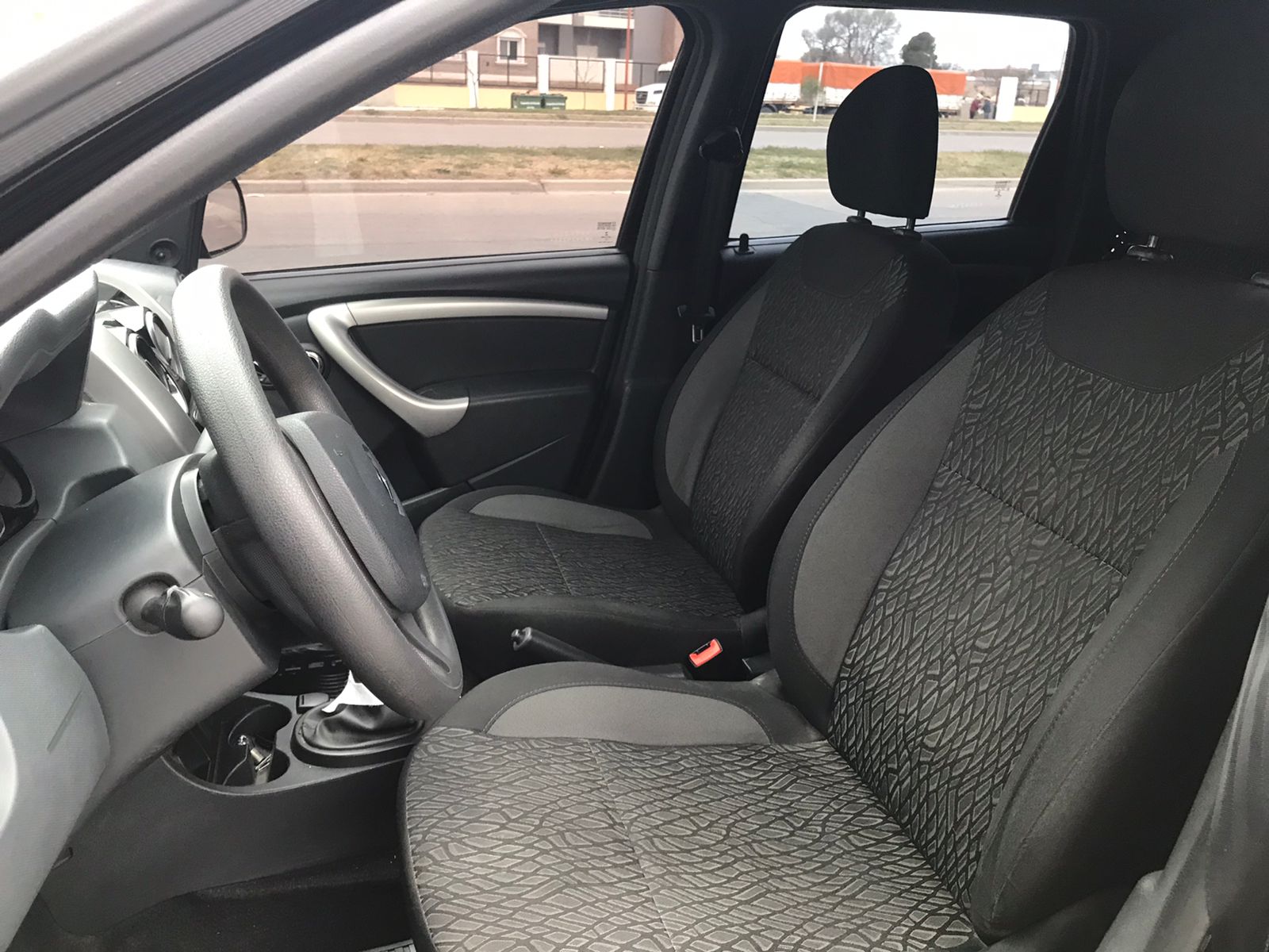 RENAULT	DUSTER PH2 DYNAMIQUE 1.6