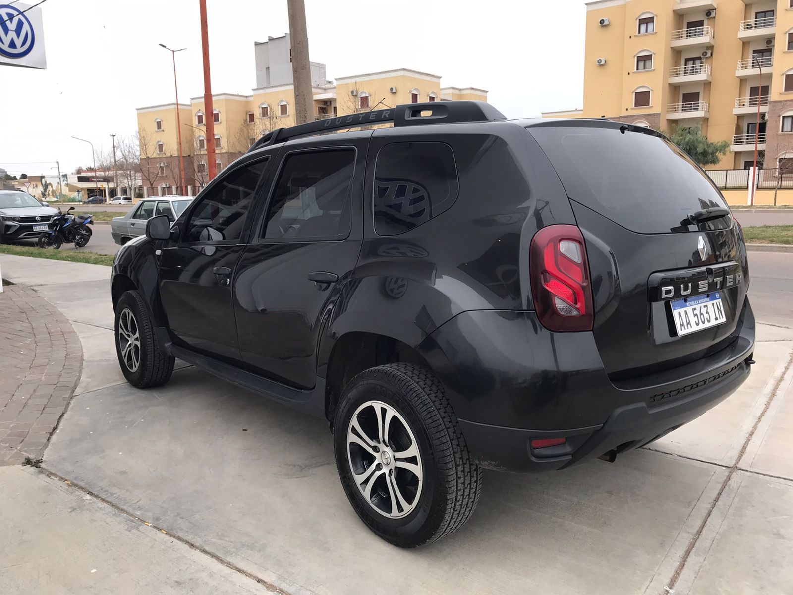 RENAULT	DUSTER PH2 DYNAMIQUE 1.6