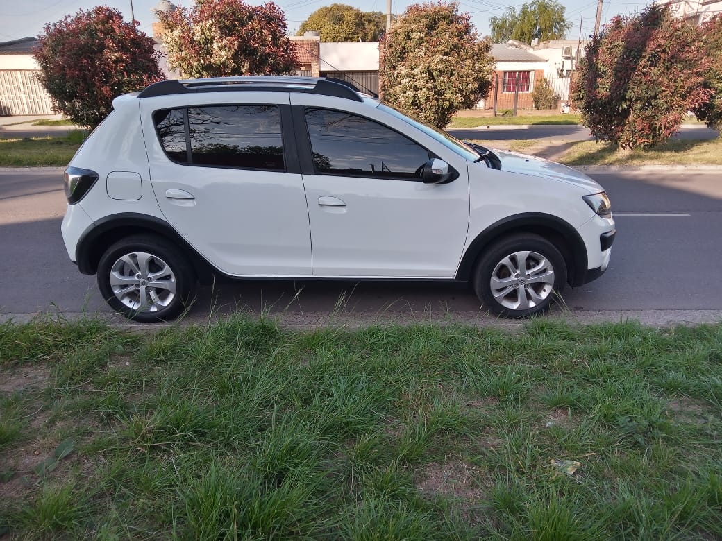 RENAULT	NUEVO SANDERO STEPWAY PRIVILEGE