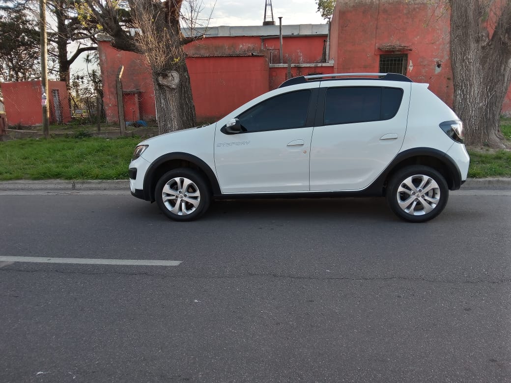 RENAULT	NUEVO SANDERO STEPWAY PRIVILEGE