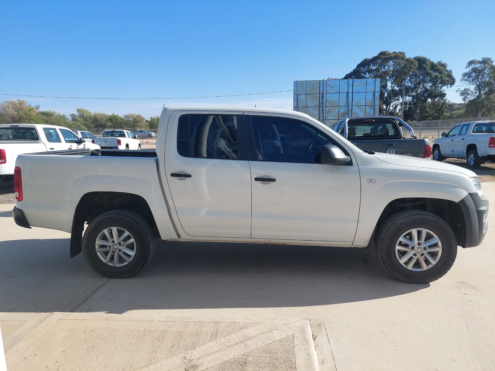 VOLKSWAGEN	AMAROK DC TDI 140CV M 4X2 EU5