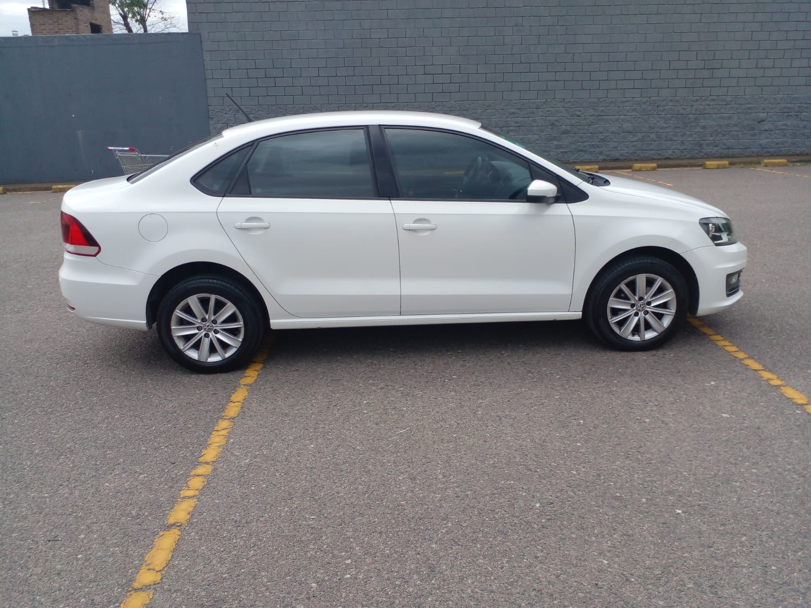 VOLKSWAGEN	POLO 1.6 L/16 COM. 4 P TIP